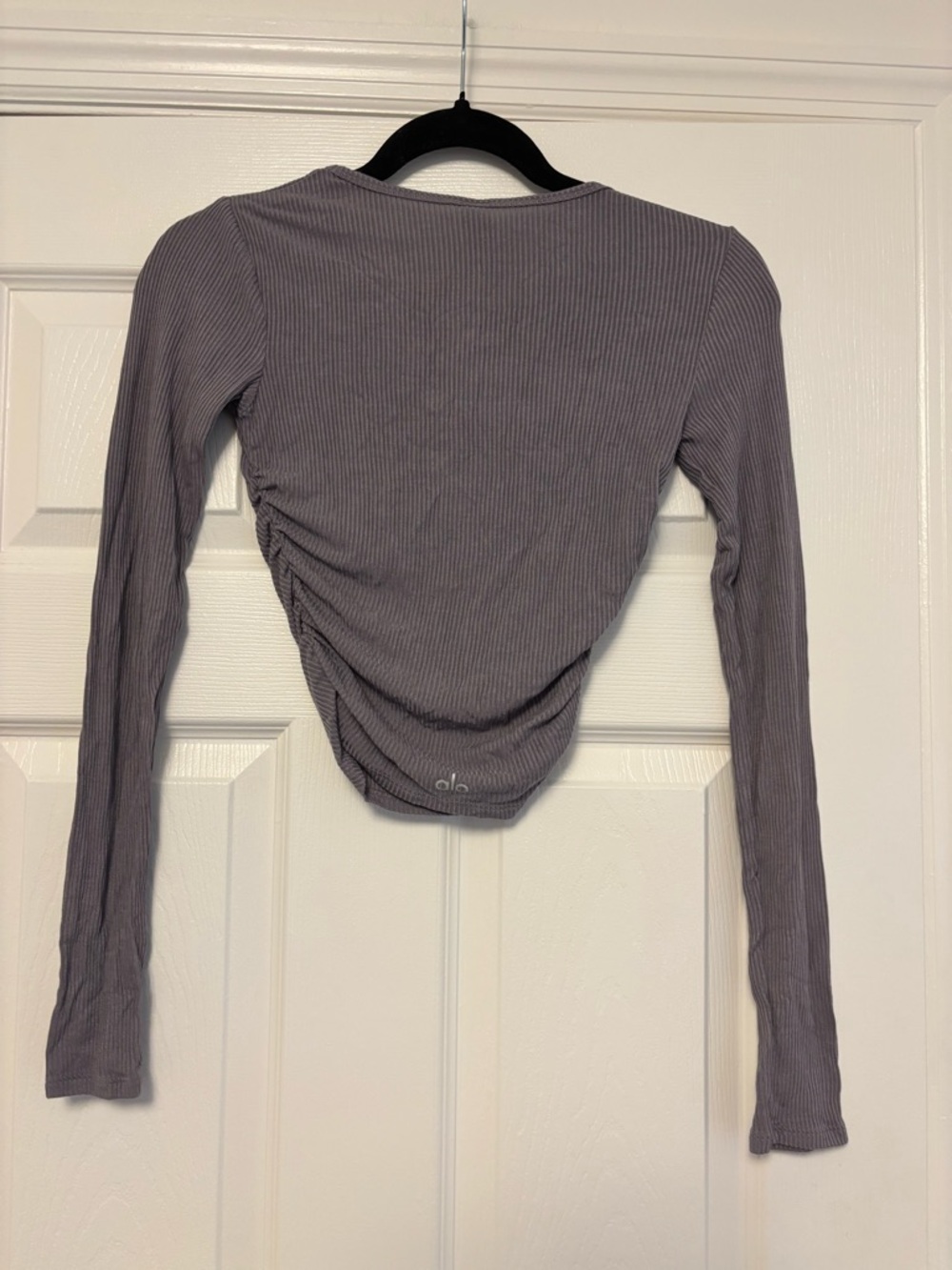 ALO Yoga Gather Long Sleeve Ruched Ribbed Crop Top Lavender Purple XS - Picture 5 of 10
